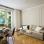 Nest Sopot, Garden Apartment With Bathtub, Apartament Z Ogrodkiem I Wanna